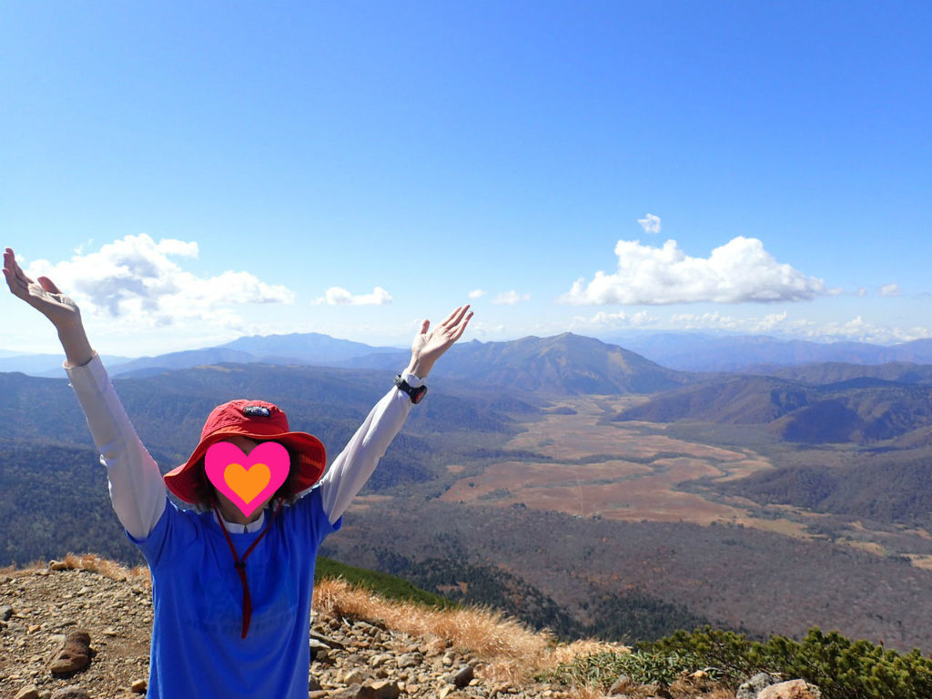 真っ青な空と尾瀬ヶ原と尾瀬沼を臨む燧ケ岳その２ ぷち登山