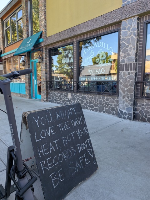 PXL_20250803_000146322