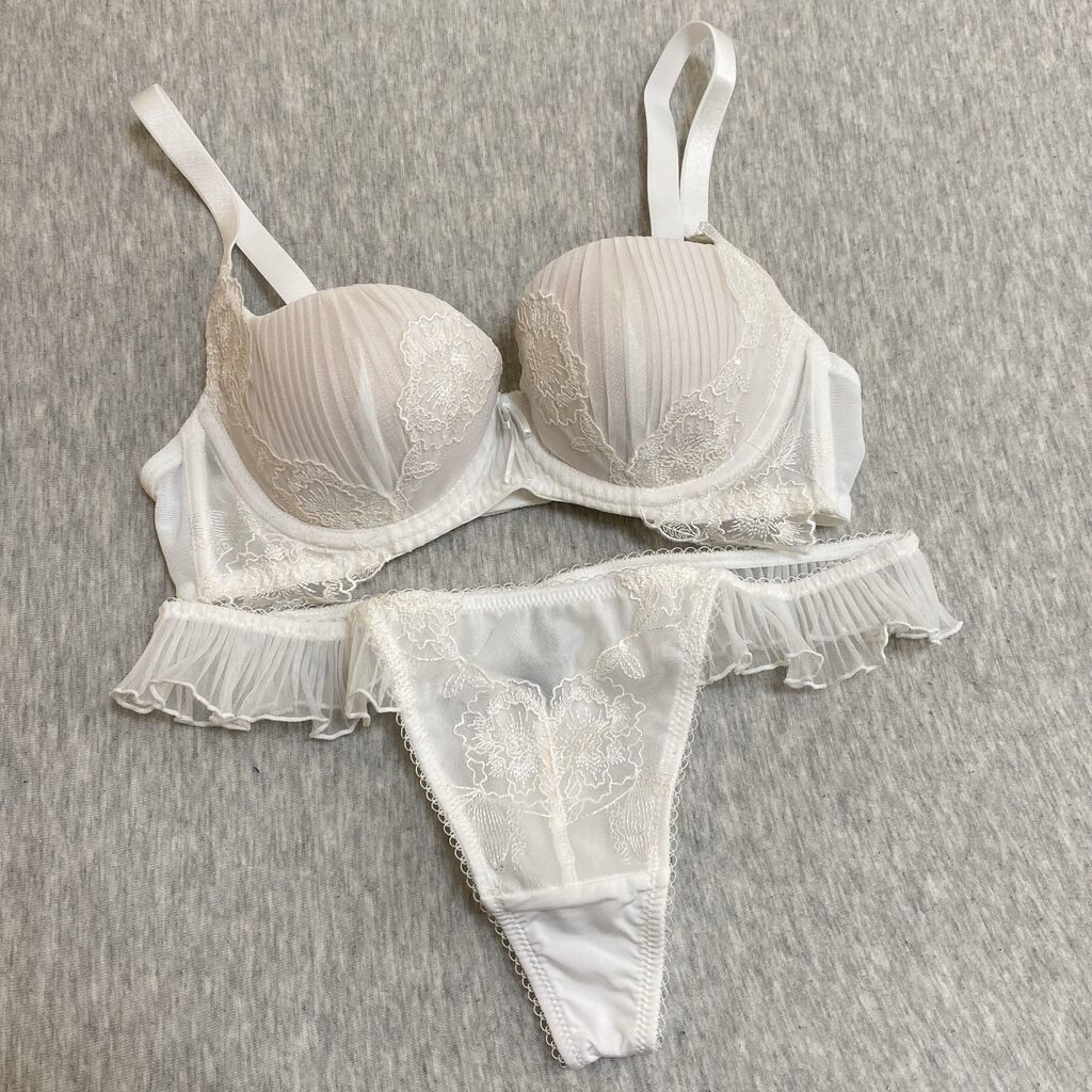 乃木坂46梅澤美波：ファッションの聖地イタリアで撮影 ファッショ