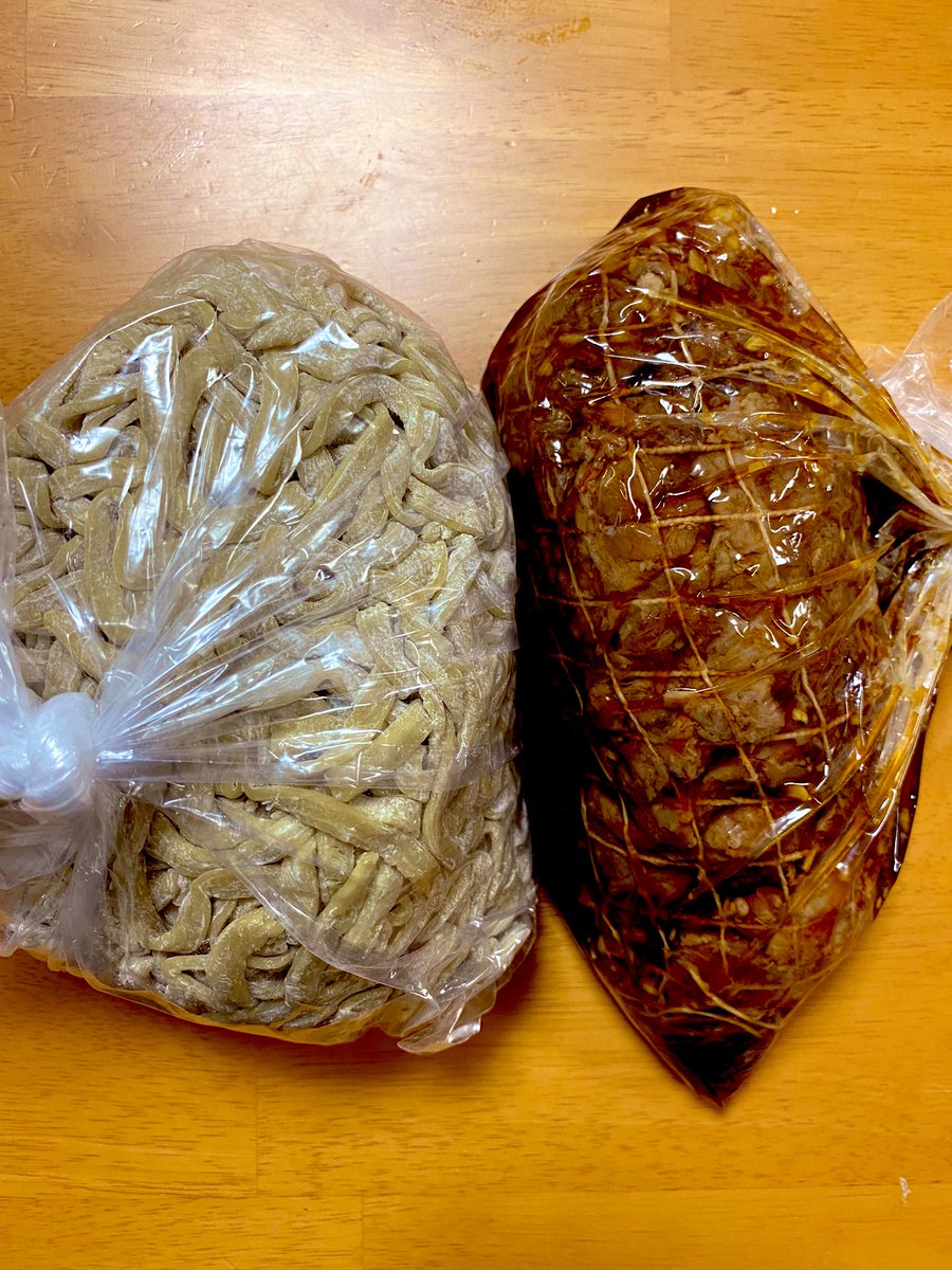 画像 ラーメン二郎目黒店に持ち帰り用の鍋を持った客の行列ができる xxニュース 画像 ラーメン二郎目黒店に持ち帰り用の鍋を持った客の行列ができる xxニュース