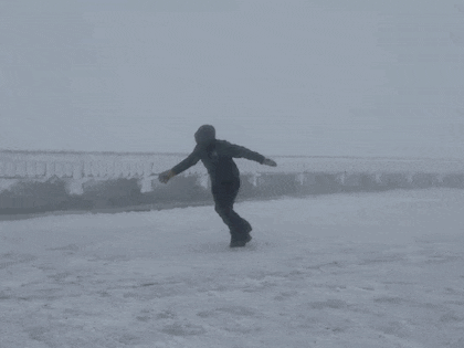 衝撃 わざと台風10号に向かうユーチューバー出現か 怒りの声 Youtube撮影は絶対にやめろ xxニュース 衝撃 わざと台風10号に向かうユーチューバー出現か 怒りの声 Youtube撮影は絶対にやめろ xxニュース