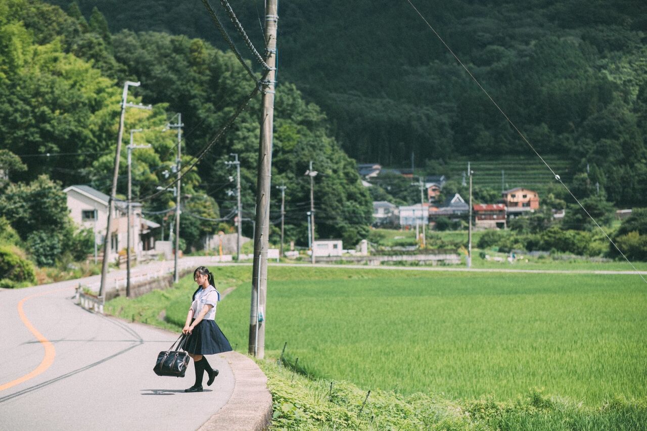 静岡県 日本一映える女子高生 が最高にエモい 静岡の 田舎 撮り続けるカメラマンの思い 地域の活性化につなげたい xxニュース 静岡県 日本一映える女子高生 が最高にエモい 静岡の 田舎 撮り続けるカメラマンの思い 地域の活性化につなげたい xxニュース