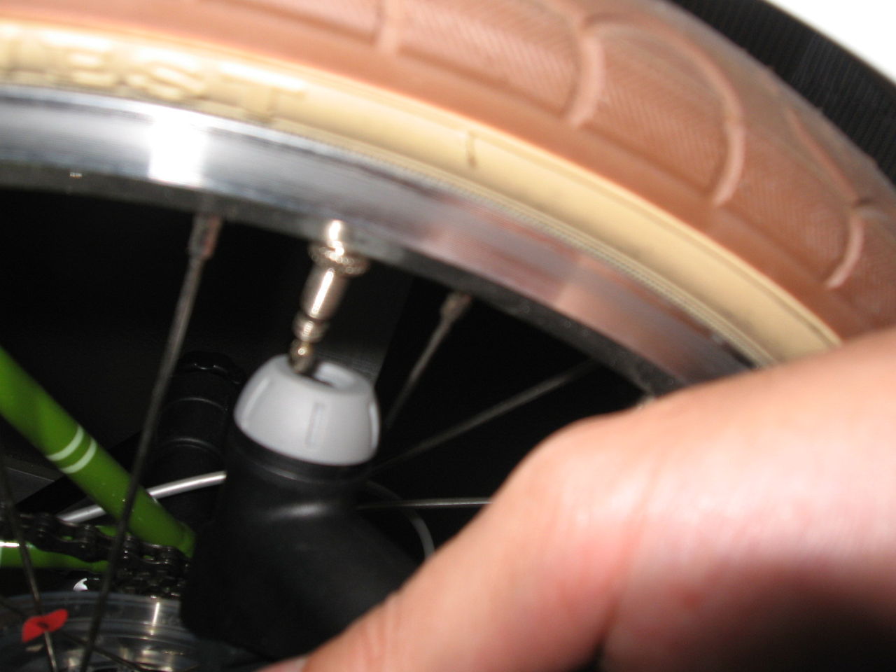 bruno 自転車 空気圧