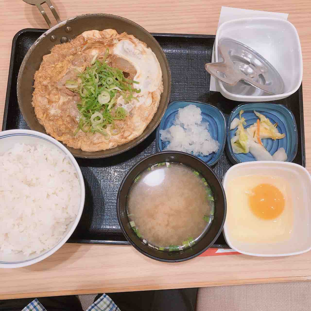 吉野家で新商品 月見牛とじ御膳 おいしいグルメ ランチを食べて幸せ 元気になろう