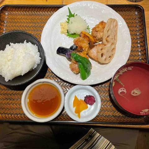 とり一で久しぶりにランチ 鶏竜田揚げ定食を食べてみた おいしいグルメ ランチを食べて幸せ 元気になろう とり一で久しぶりにランチ 鶏竜田揚げ定食を食べてみた おいしいグルメ ランチを食べて幸せ 元気になろう