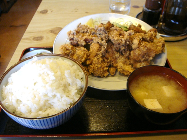 あたご食堂の鳥の唐揚げ定食ｗ大盛り 山形市 おとぅちゃんのおこづかい帳