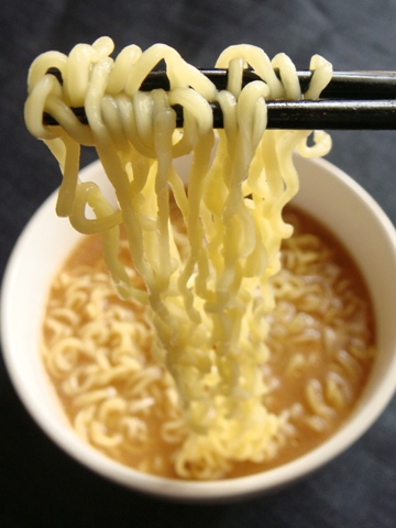 マルちゃん 屋台十八番なま味みそ 東北 食癖