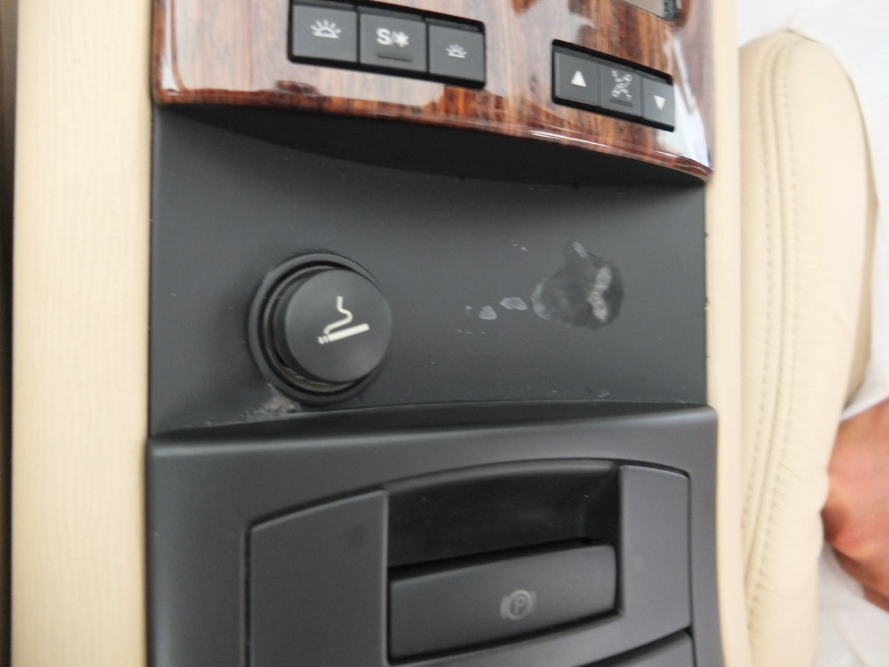 シトロエン C6 内装パーツリペア 最初期のベタベタを撃退 なるほど なるほ堂 シトロエン C6 内装パーツリペア 最初期のベタベタを撃退 なるほど なるほ堂