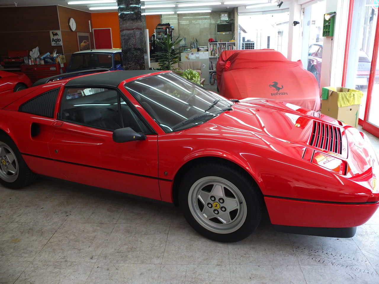 フェラーリ 328ｇｔｓ ガラスコーティング プレミアム 古いフェラーリは要注意 なるほど なるほ堂