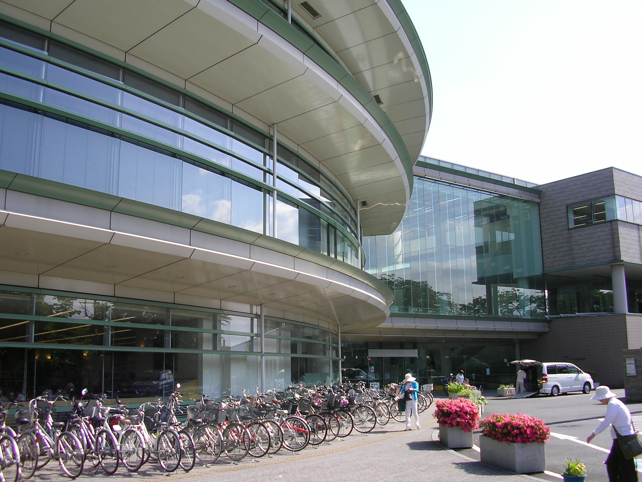 さいたま市立東浦和図書館 ｉ ｎａ ｋａ