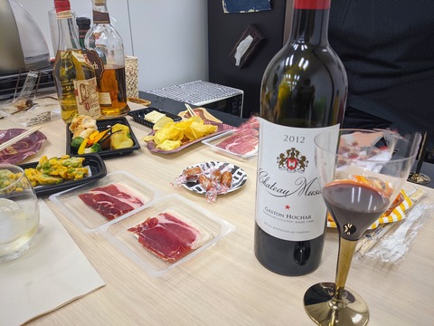 94C2CA3F-A3A6-48EB-81F6-2090A25CE309