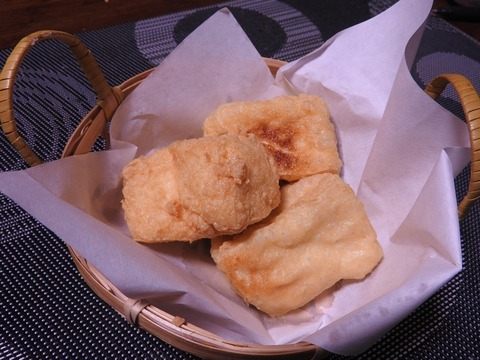 FEF5E76A-55E7-4FBC-81FF-F47877A2E7B9