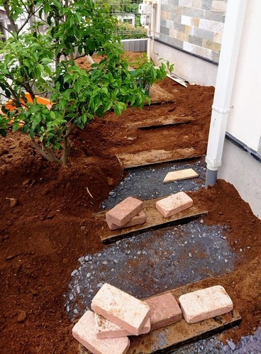 DABEEBE5-E791-4034-9D81-37C130009B2E