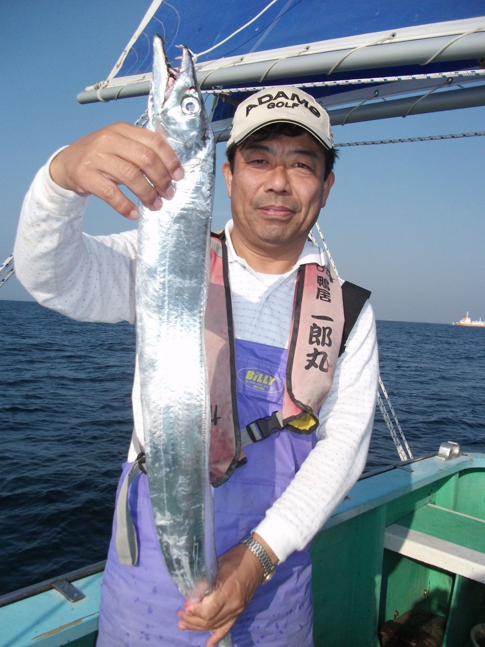 特大タチウオ 大型カワハギ釣れています 釣り船一郎丸の ブログ 神奈川県横須賀の釣り船
