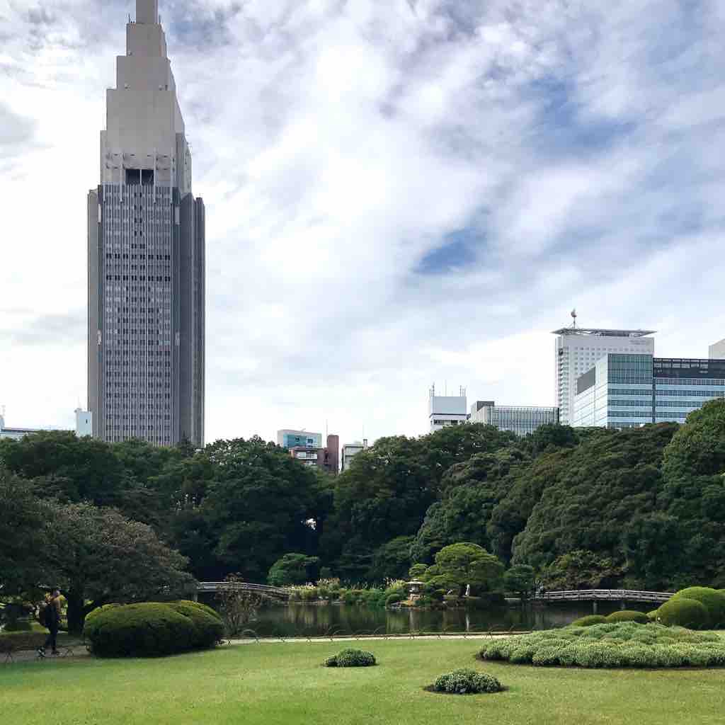 お出かけ編 新宿御苑でリモートワークとか 10 Goto新宿温泉ワーケーション Vol 4 つぎの角をまがったら