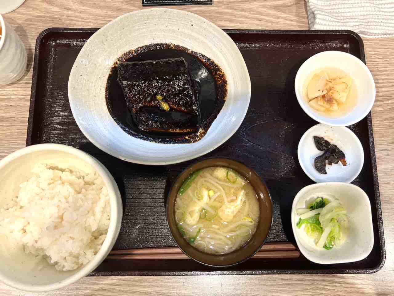 真っ黒なさば味噌！和定食 麦めし いとう@若松河田 : つぎの角をまがったら