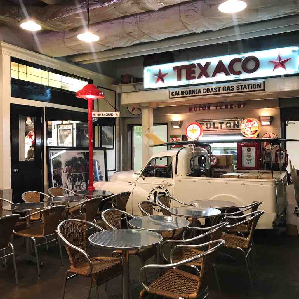 60 S雰囲気満点のカフェ ロングボード カフェ Longboard Cafe お台場 つぎの角をまがったら