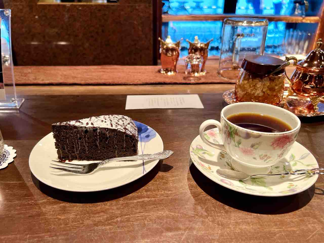 喫茶店 皇琲亭 夜を楽しむ、コーヒーとケーキ@池袋 : つぎの角をまがったら