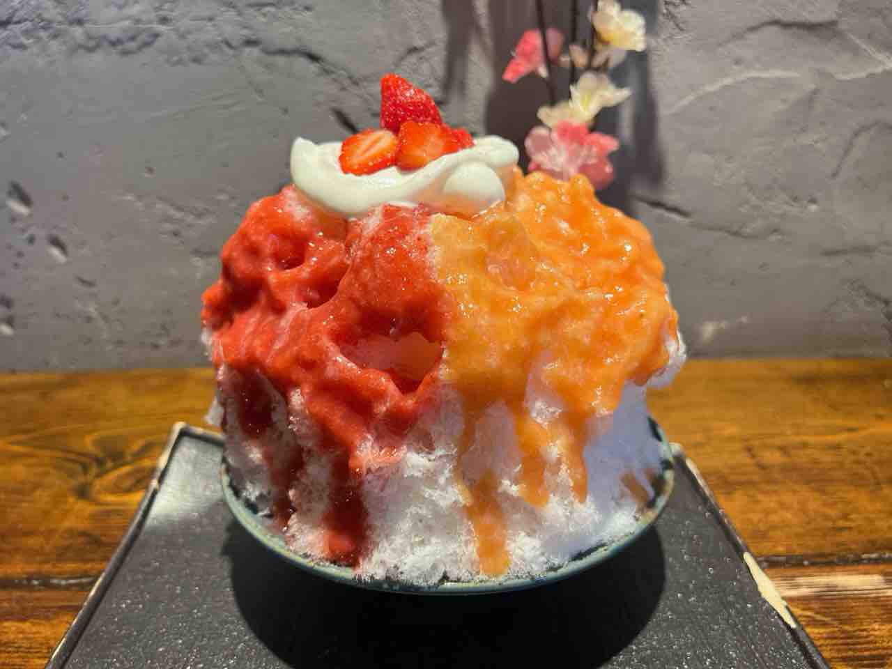 ネコかき氷(プロフ確認願います) TokyoShaveIce ネコゴオリnecogoori すももといちごのかき氷@大森