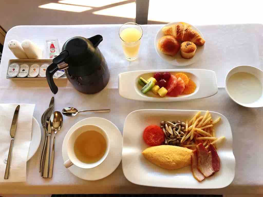 シェラトンで朝食をルームサービス 21 01 お誕生日マイクロツーリズム Vol 10 つぎの角をまがったら