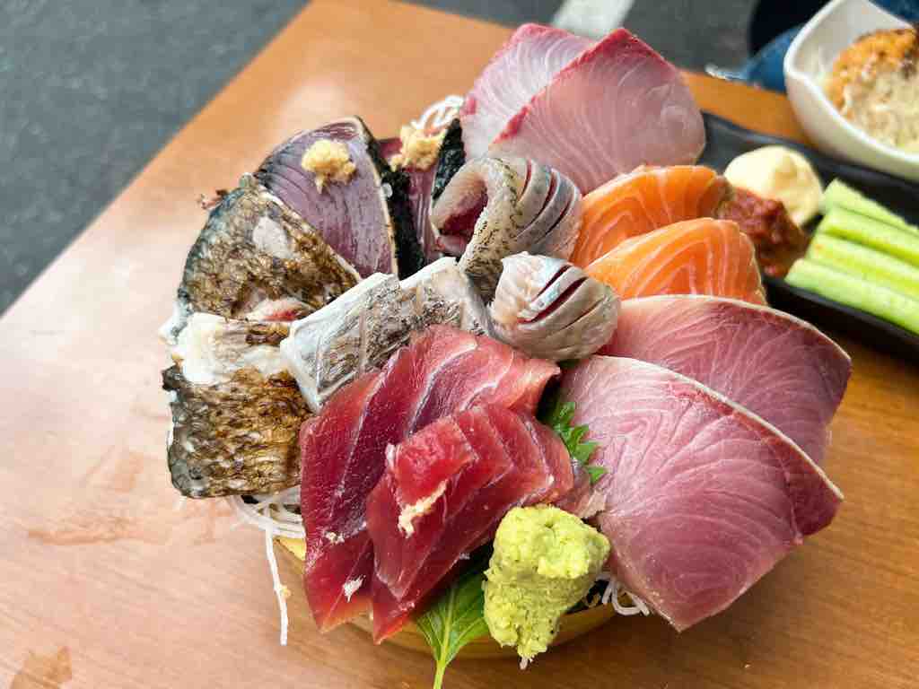 タカマル 鮮魚 店