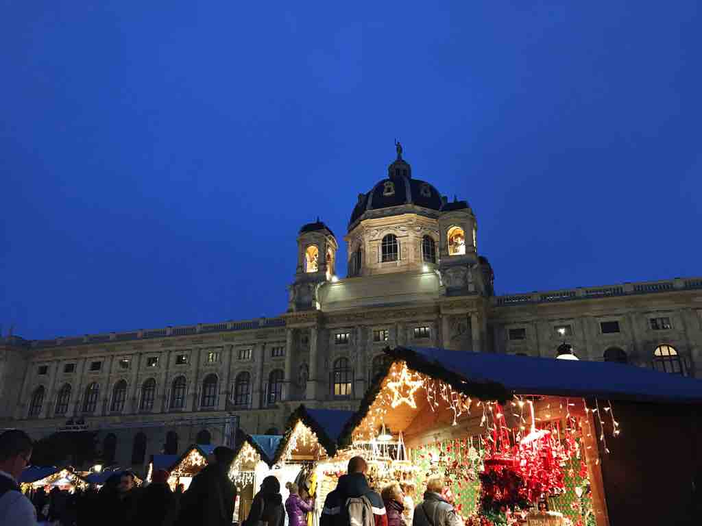 一番賑わってたウィーン市庁舎のクリスマスマーケット ウィーン 19 11 ドイツ オーストリア一人旅 Vol 32 つぎの角をまがったら 一番賑わってたウィーン市庁舎のクリスマスマーケット ウィーン 19 11 ドイツ オーストリア一人旅 Vol 32 つぎの角をまがったら