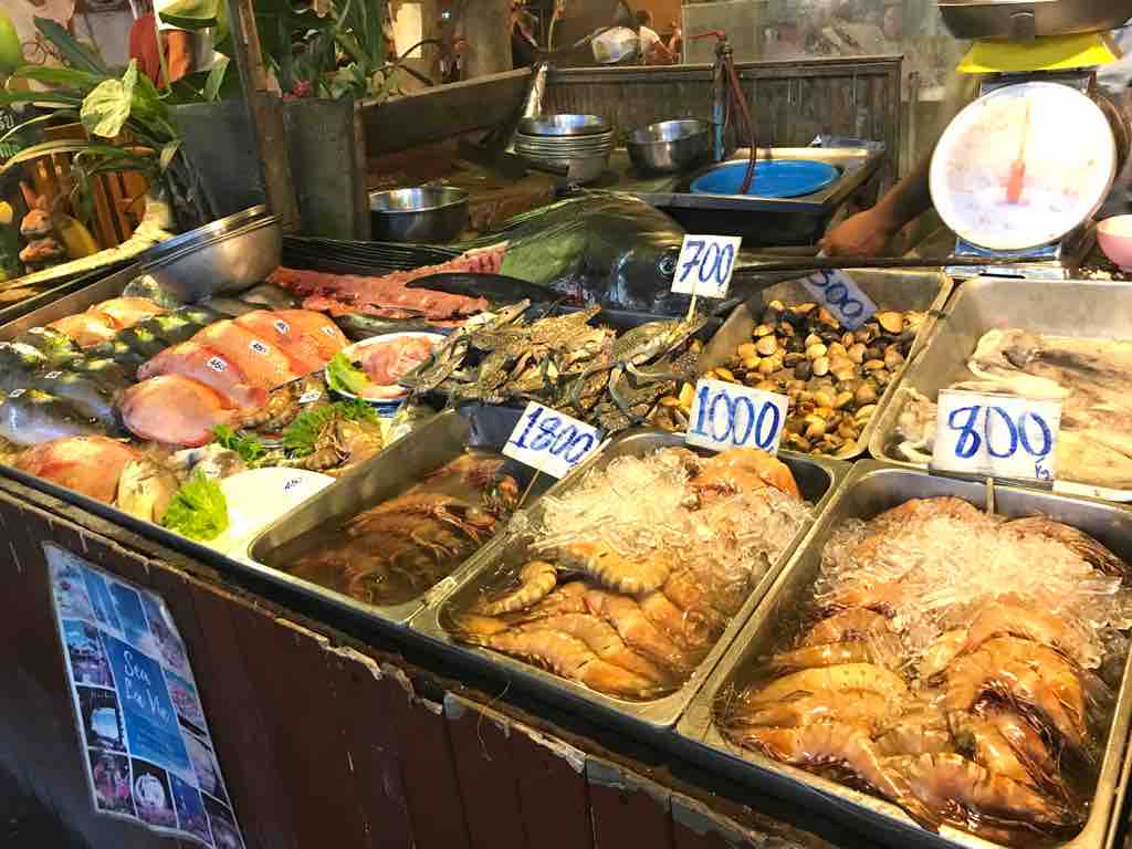 シーフードbbqでお誕生日ディナー リペ島 01 リペ島 ランカウイ島一人旅 Vol 15 つぎの角をまがったら