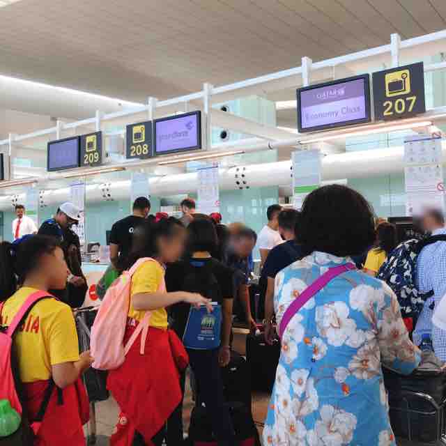 Sala Vip Miro ラウンジ バルセロナ エル プラット国際空港 18 06 07 サンティアゴ デ コンポステーラ夏フェス一人旅 Vol 28 つぎの角をまがったら Sala Vip Miro ラウンジ バルセロナ エル プラット国際空港 18 06 07 サンティアゴ デ コンポステーラ夏フェス一人旅 Vol 28 つぎの角をまがったら