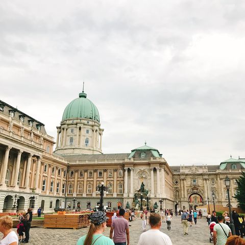 ブダ王宮とブダペスト歴史博物館 17 08 ブダペスト夏フェス一人旅 Vol 8 つぎの角をまがったら