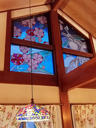 硝子 】 炭焼きレストランさわやか 浜松高塚店のステンドグラス（静岡 