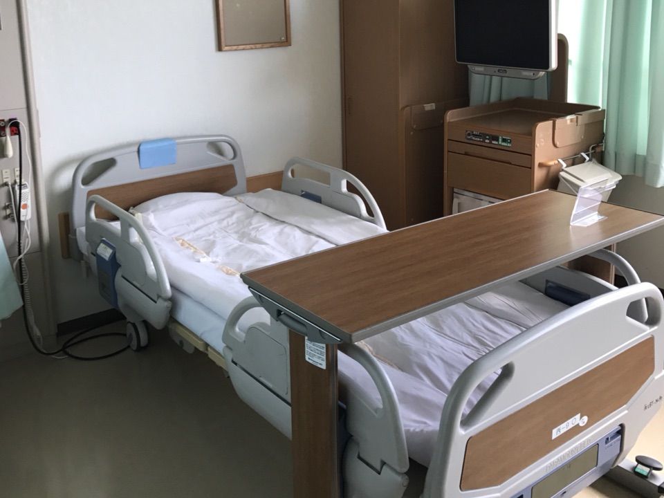 入院病室のベッドに思うこと デンのブログ