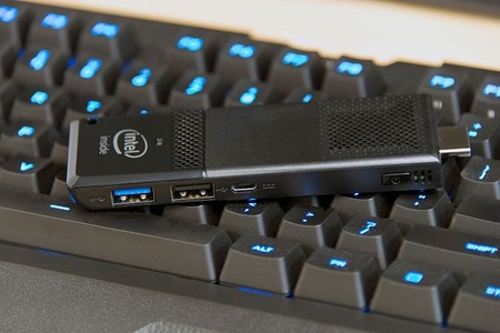 Intel-Compute-Stick-Cherry-Trail-2015-keyboard-2