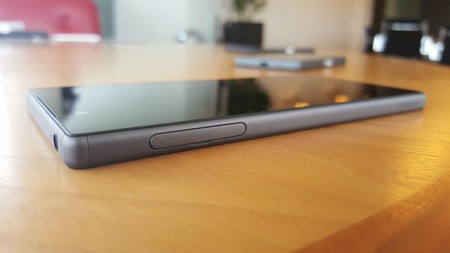 Sony-Xperia-Z5-family_5
