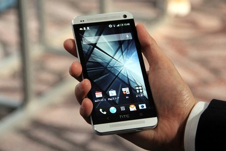 htc-j-one-htl22-htc-j-one-htl22-1