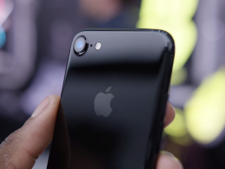 apple-iphone-7-jet-black