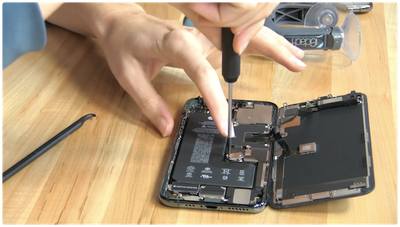 YouTube-iPhone11Pro-iFixit-1