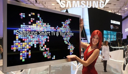 Samsung_Smart_TV_and_Booth_Girl