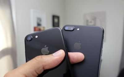 which-iphone-7-should-i-buy-black-or-jet-black