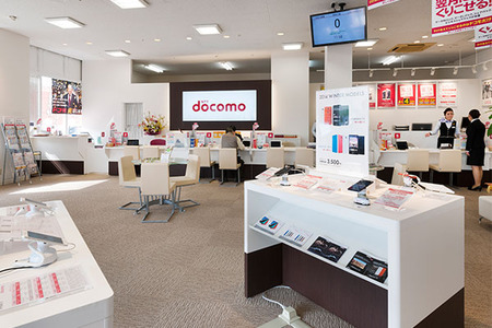 docomo-shop-hikari-inside