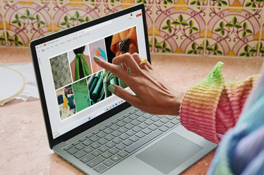 Surface_Laptop-5_Sage-13_Carousel-Tab-2-1