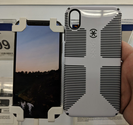 iPhone-X-vs.-6.5-inch-iPhone-Xs-Max-case