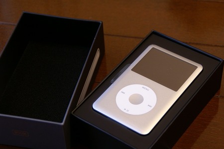 IPod_classic_silver_6G_160GB_in_box-2007-09-22