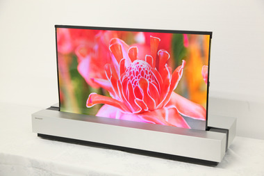 30V4K-OLED_IM1