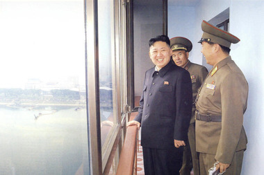 ｢北朝鮮の金正恩が脳出血で死亡｣海外メディアが相次いで報道 北朝鮮は金正恩の写真を公開して否定か