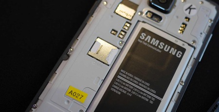 samsung-galaxy-note-4-battery-sd-card-aa-3