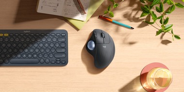 Logitech-M575-Wireless-Trackball-Mouse-desktop