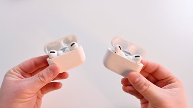 46545-90769-Fake-VS-Real-AirPods-Pro-xl