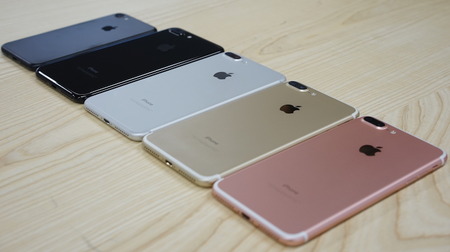 Gizmodo_201609_hello-iphone-7-and-iphone-7-plus_2