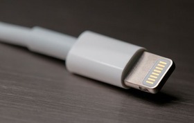 lightning_connector_5a33e73796f7d00036afe5c8