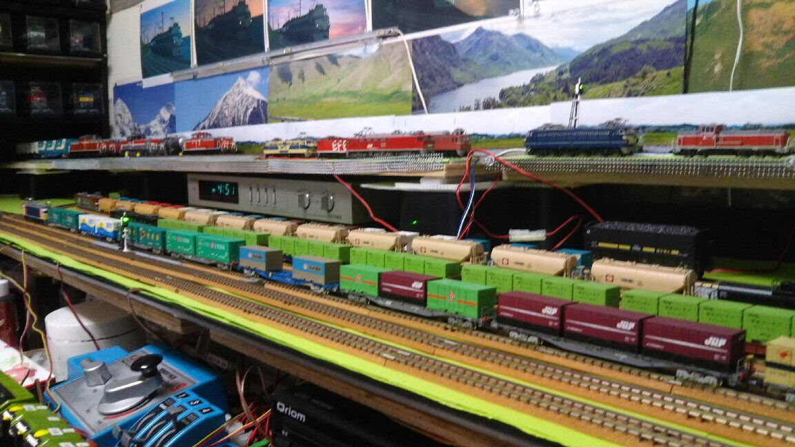 コンテナ20両編成を走らせる3 : 鉄道模型おもちゃ倶楽部